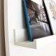 Anlehnregal-für-Bücher-Bilder-Deko